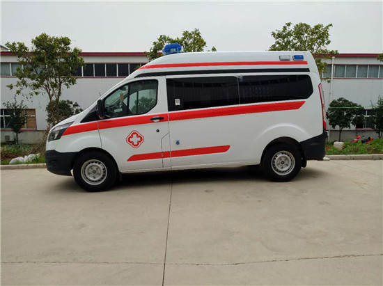 福特新全顺救护车