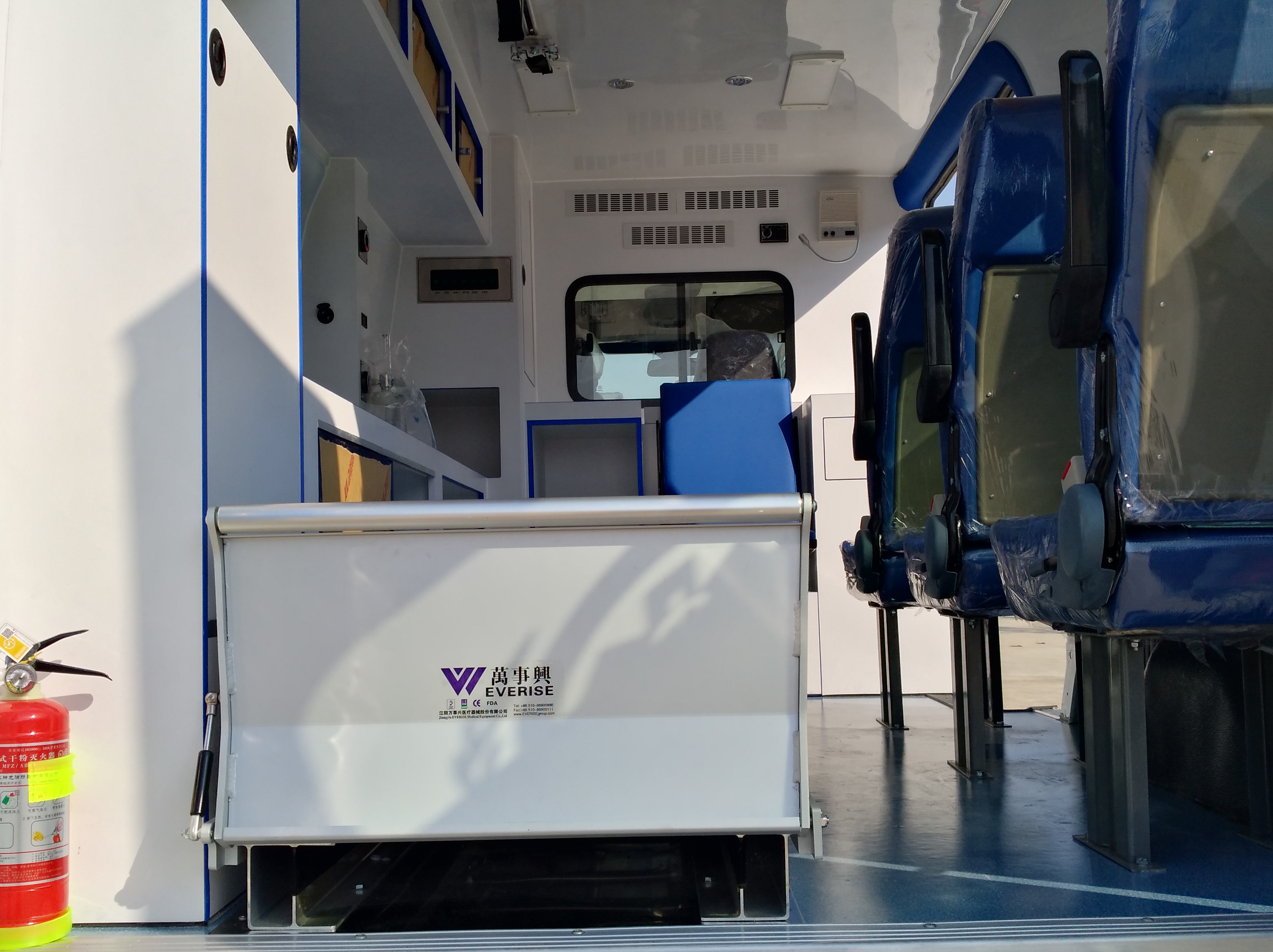 福特新世代长轴中顶救护车（监护型/运输型）