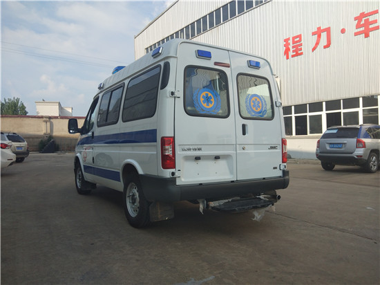 江铃特顺短轴救护车（监护型）