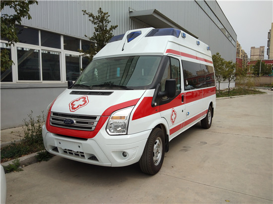 江铃福特新世代全顺（长轴）救护车