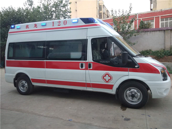 江铃福特新世代全顺（长轴）救护车