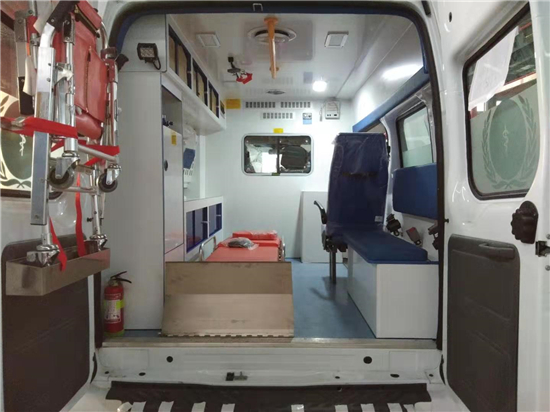 江铃全顺V348（短轴）中顶监护型救护车