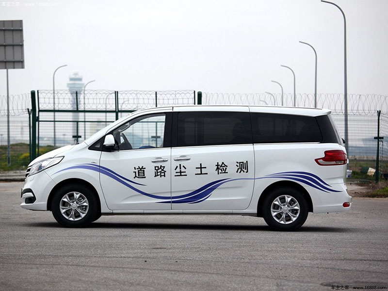 道路尘土检测车