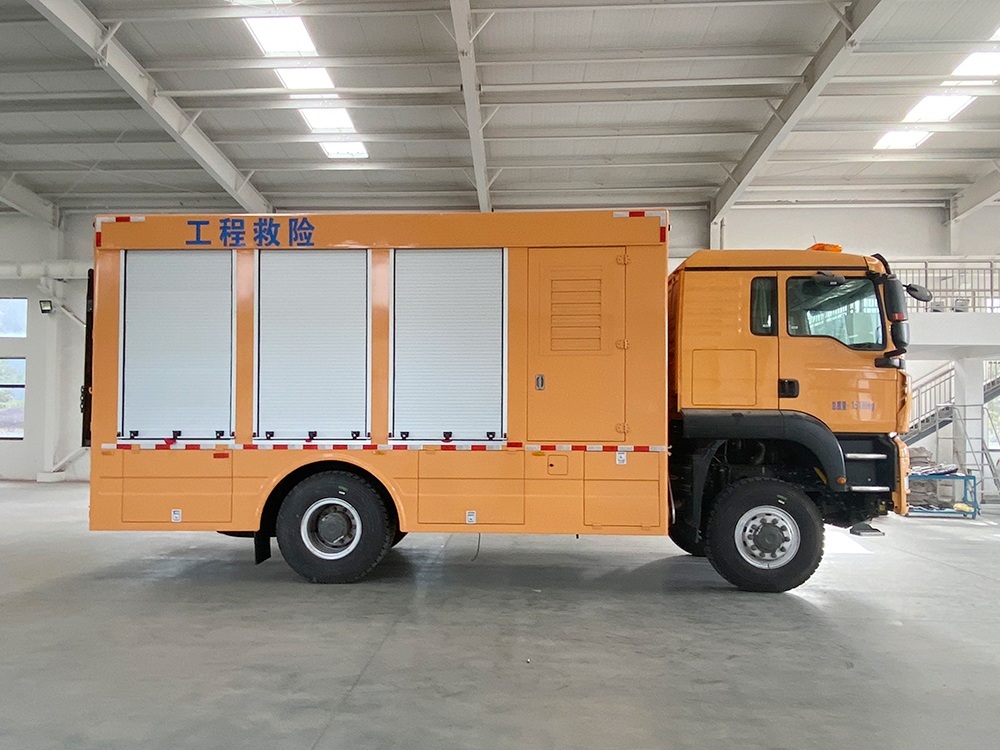 豪沃四驱救险车