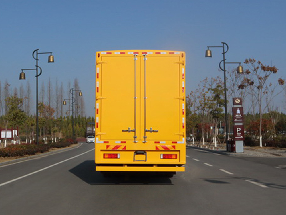 东风天锦KR电源车