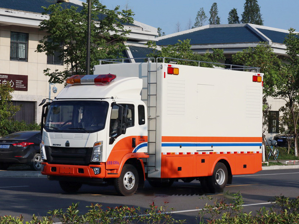 重汽豪沃电源车