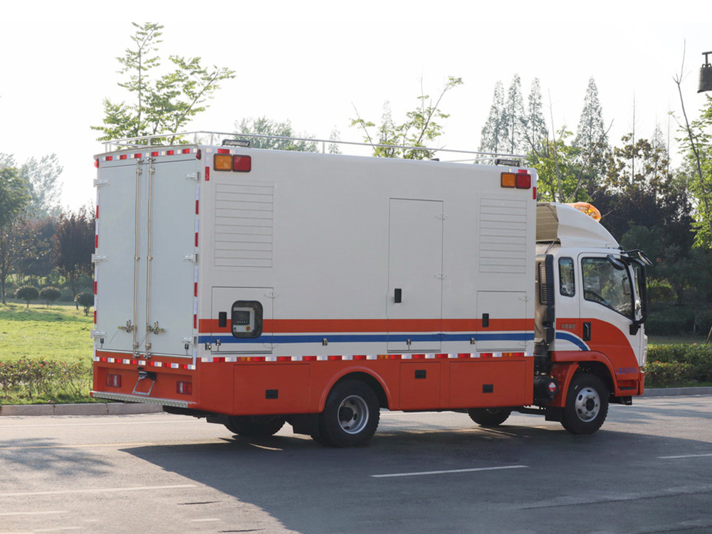 重汽豪沃电源车
