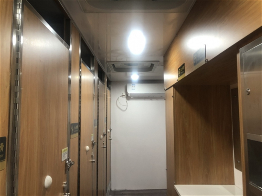 重汽豪沃移动盥洗车