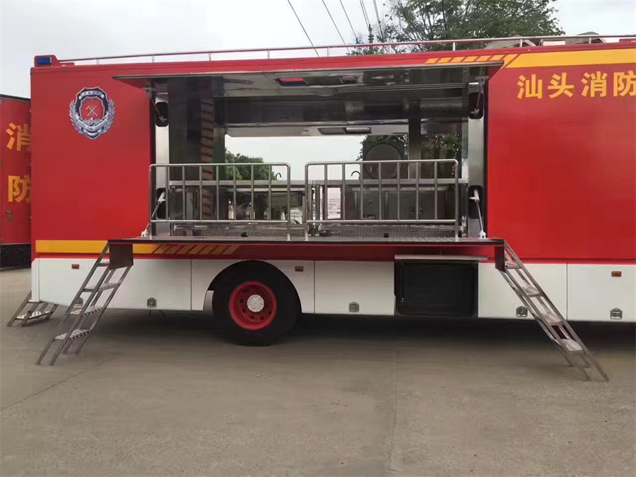 东风天锦300人餐车