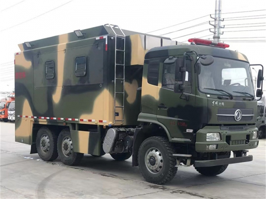 东风六驱自行式炊事车