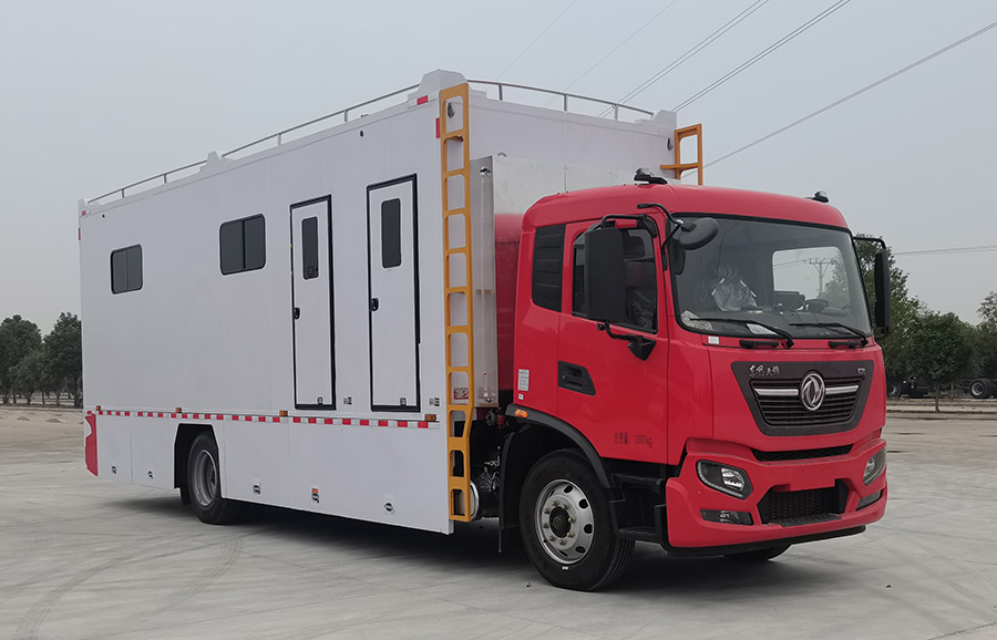 东风天锦7蹲位环保厕所车