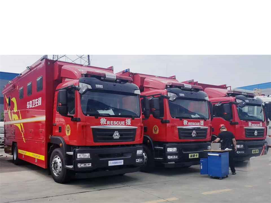 重汽汕德卡厕所车