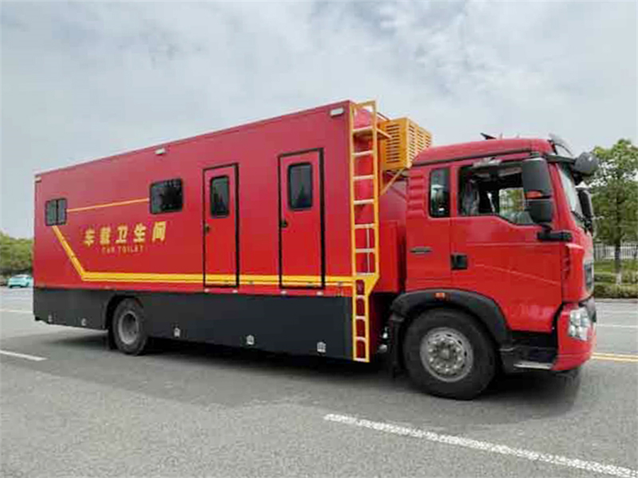 重汽豪沃环保厕所车