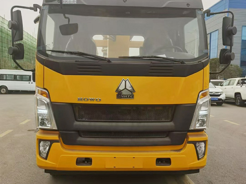 重汽豪沃G5X带吊清障车
