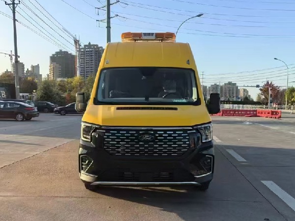 福特T8矿山救援车（气防车）