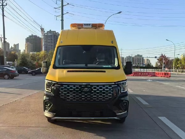 福特T8矿山救援车（气防车）