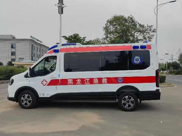 江铃福特T8救护车