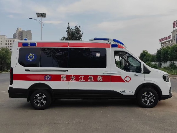 江铃福特T8救护车