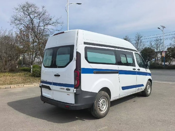 福特非急救转运车