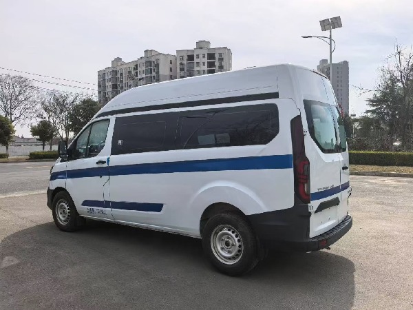 福特非急救转运车