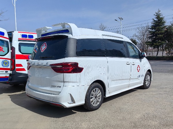 大通G10 MAX自动挡救护车（行政版）