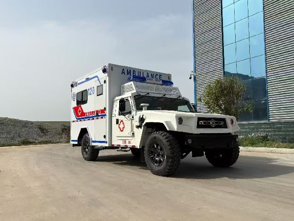 猛士 4X4 救护车
