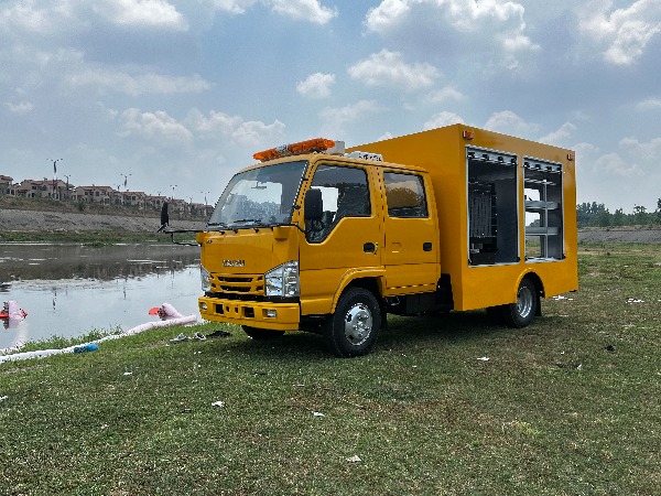 五十铃双排座排水车（1000立方）