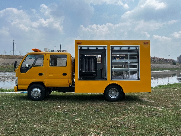 五十铃双排座排水车（1000立方）