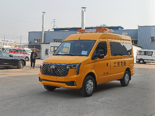 大通V80工程救险车（气防车）